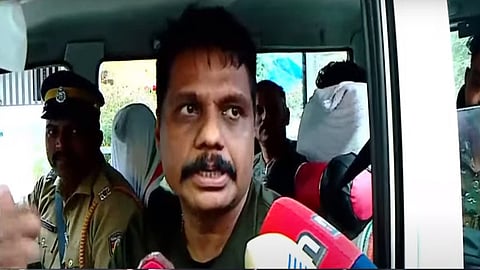 അട്ടപ്പാടി വനത്തില് കുടുങ്ങിയ ഡിവൈഎസ്പിയുടെ നേതൃത്വത്തിലുള്ള പൊലീസ് സംഘം