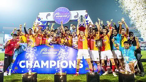 സൂപ്പര് കപ്പ് ജേതാക്കളായ ഈസറ്റ് ബംഗാള് ടീം