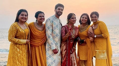 സ്വാസിക-പ്രേം വിവാഹത്തില് തിളങ്ങി സരയൂ, ദേവി ചന്ദന, രചന നാരായണന്കുട്ടി, മഞ്ജു പിള്ള