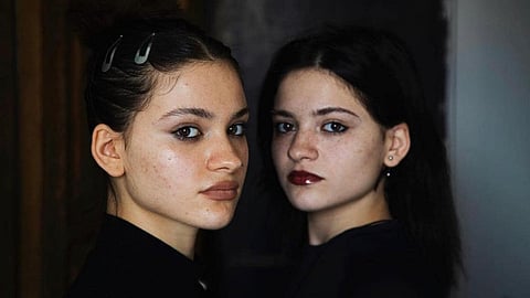 ആമി, അനോ