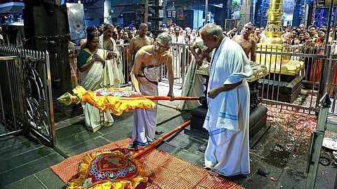 ഗുരുവായൂരപ്പന് 'സൂര്യമറ' സമർപ്പിച്ചു