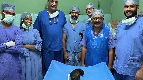 ശസ്ത്രക്രിയ നടത്തിയ ഡോക്ടര്മാരുടെ സംഘം