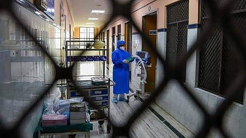 പ്രസവവുമായി ബന്ധപ്പെട്ട് യുവതിക്ക് നല്കിയത് അക്യുപങ്ചര് ചികിത്സ