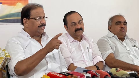 കെ സുധാകരന് ആലപ്പുഴയില് വാര്ത്താ സമ്മേളനം നടത്തുന്നു