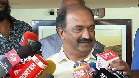 ധനമന്ത്രി മാധ്യമങ്ങളോട്