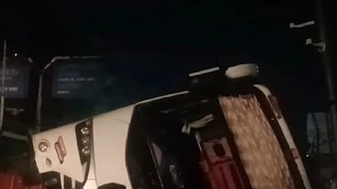 അപകടത്തിൽപ്പെട്ട ബസ്