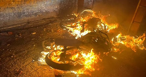 മദ്രസ പൊളിച്ചതിന് പിന്നാലെയുണ്ടായ സംഘര്ഷത്തില് വാഹനം കത്തിച്ചപ്പോള്