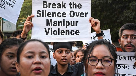 കലാപത്തിനെതിരായ പ്രതിഷേധം