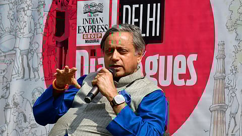 ശശി തരൂര് ഡല്ഹി ഡയലോഗ്സില് സംസാരിക്കുന്നു