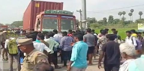 ചെങ്കൽപേട്ടിൽ ലോറി കയറി നാലു വിദ്യാർത്ഥികൾ മരിച്ചു