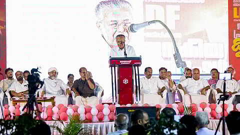 മുഖ്യമന്ത്രി പിണറായി വിജയൻ പ്രസംഗിക്കുന്നു