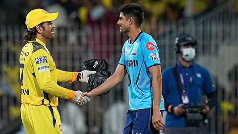 ഐപിഎല് മത്സരശേഷം
ധോനിക്ക് ഹസ്തദാനം നല്കുന്ന ശുഭ്മാന് ഗില്