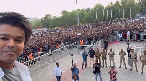 ആരാധകര്ക്കൊപ്പമുള്ള സെല്ഫി വിഡിയോയ്ക്കൊപ്പമായിരുന്നു താരം നന്ദി കുറിച്ചത്