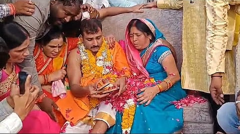 തുടയില് നിന്നാണ് റൗണക് തൊലിയെടുത്ത്