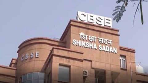 കേരളത്തിലെ രണ്ട് സ്കൂളുകളുടെ അംഗീകാരമാണ് റദ്ദാക്കിയത്