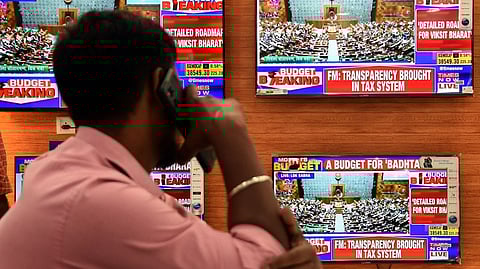 വൈദ്യുതി ലാഭിക്കാൻ പ്ലഗിനു സമീപമുള്ള സ്വിച്ചും ഓഫ് ചെയ്യുന്നത് ശീലമാക്കാം