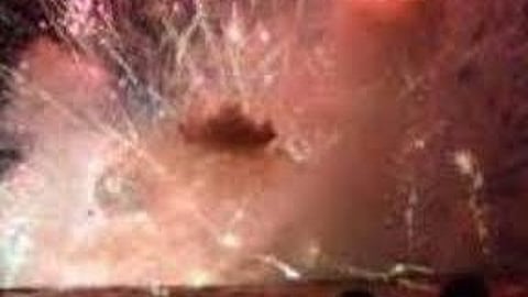 തോട്ട പൊട്ടിത്തെറിച്ച് അപകടം