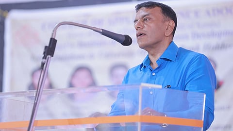 വിഎസ് അച്യുതാനന്ദന്റെ മകന് വിഎ അരുണ് കുമാറിനെ ഐഎച്ച്ആര്ഡി ഡയറക്ടറാക്കാന് യോഗ്യതയില് ഭേദഗതി വരുത്തിയെന്ന ആരോപണവുമായി സാങ്കേതിക സര്വകലാശാല ഡീന് ഹൈക്കോടതിയില്