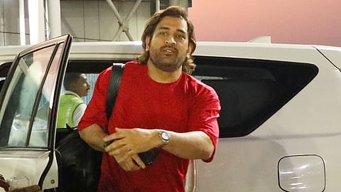 ഐപിഎല് പതിനേഴാം സീസണിന് മുന്നോടിയായി മുന് ഇന്ത്യന് ക്യാപ്റ്റനും ചെന്നൈ സൂപ്പര് കിങ്സിന്റെ നായകനുമായ എംഎസ് ധോനി ടീമിന്റെ ഭാഗമാകുന്നതിനായി ചെന്നൈയില് എത്തി