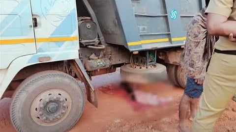 ടിപ്പര് ലോറി കയറി ഇറങ്ങി ഇതരസംസ്ഥാന തൊഴിലാളി മരിച്ചു.