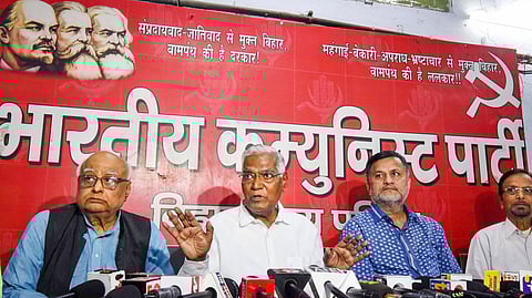 സിപിഐ ദേശീയ സെക്രട്ടറി ഡി രാജ ബിഹാറിലെ പാര്ട്ടി സ്ഥാനാര്ഥിയെ പ്രഖ്യാപിക്കുന്നു