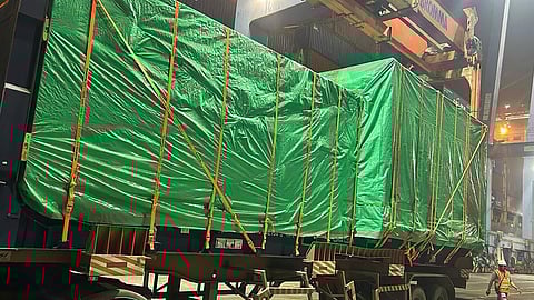 പാകിസ്ഥാനിലേക്ക് പോവുകയായിരുന്ന ചരക്കു കപ്പൽ മുംബൈയിൽ സുരക്ഷാ സേന പിടിച്ചെടുത്തപ്പോൾ