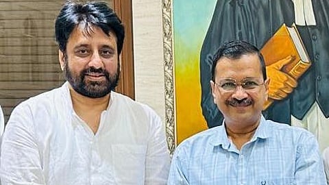 അമാനത്തുള്ള ഖാന്, അരവിന്ദ് കെജരിവാള്