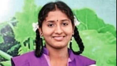 girl tops SSC exam