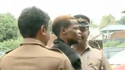 പ്രതി അക്രമാസക്തനായപ്പോള്