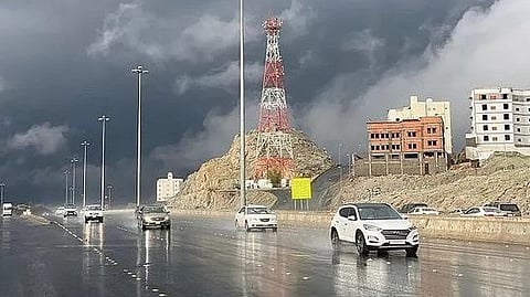 Saudi Arabia issues severe thunderstorm flash floods warning