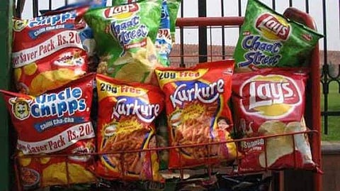 അഞ്ച് രൂപയുടെ കുര്ക്കുറെ പായ്ക്കറ്റ് നല്കണമെന്നായിരുന്നു യുവതിയുടെ ആവശ്യം.