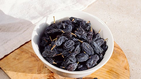raisin water health benefits