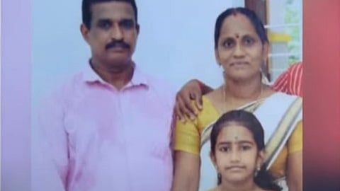ഭാര്യയെയും മകളെയും കഴുത്തറുത്ത് കൊലപ്പെടുത്തി; കൊല്ലത്ത് ഗൃഹനാഥന് ആത്മഹത്യക്ക് ശ്രമിച്ചു