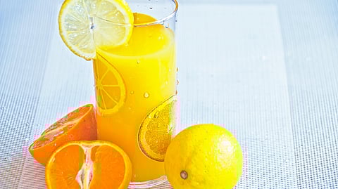 ഫ്രഷ് ജ്യൂസ് ആരോഗ്യത്തിന് നല്ലതോ? പഴങ്ങൾ പഴങ്ങളായി തന്നെ കഴിക്കാം