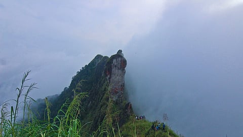 Tourists prohibited at Ilavizhapoonchira and Illikkalkal kallu