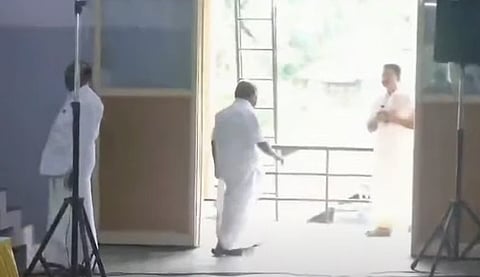 Minister arrived late; G Sudhakaran has left the CPM program