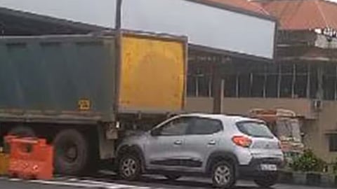 paliyeka toll accident