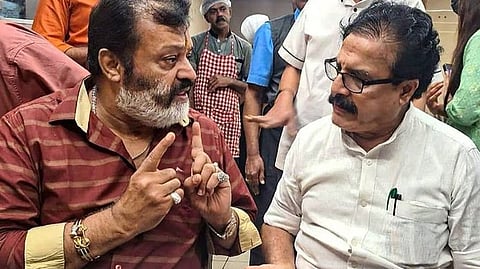 സുരേഷ് ഗോപിക്കൊപ്പം മേയര് എംകെ വര്ഗീസ്