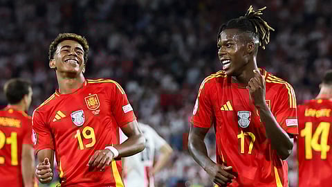 Spain Ease Into Quarters