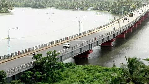 kundannoor bridge