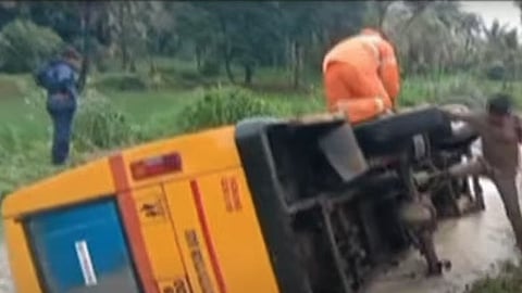 Palakkad school bus overturned into the canal