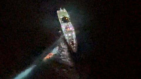 ആന്ഡമാന് കടലില് ചരക്കുകപ്പല് മുങ്ങി; 11 പേരെ കോസ്റ്റ്ഗാര്ഡ് രക്ഷപ്പെടുത്തി