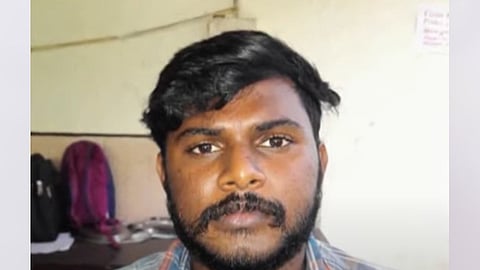 Animosity for teasing girlfriend; Suspect arrested for stabbing conductor