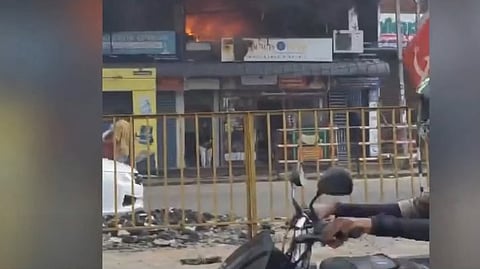 Fire breaks papapnamkod