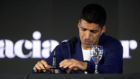 Luis  Suárez retires