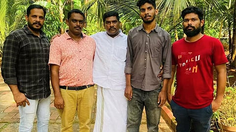 Manaf meets Arjun's family