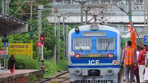 kollam- ernakulam memu service