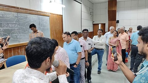 Collective resignation of senior doctors at RGkar Medical College