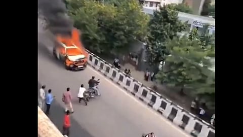 ’Driverless’ burning car sparks panic on Jaipur road