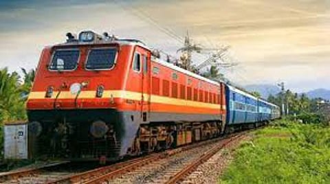 bomb threat; Trains coming from Palakkad to Thiruvananthapuram
